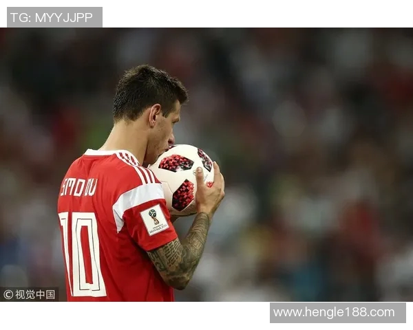 足球明星亲吻戒指的背后故事与荣耀时刻揭秘 足球明星亲吻戒指的背后故事与荣耀时刻揭秘